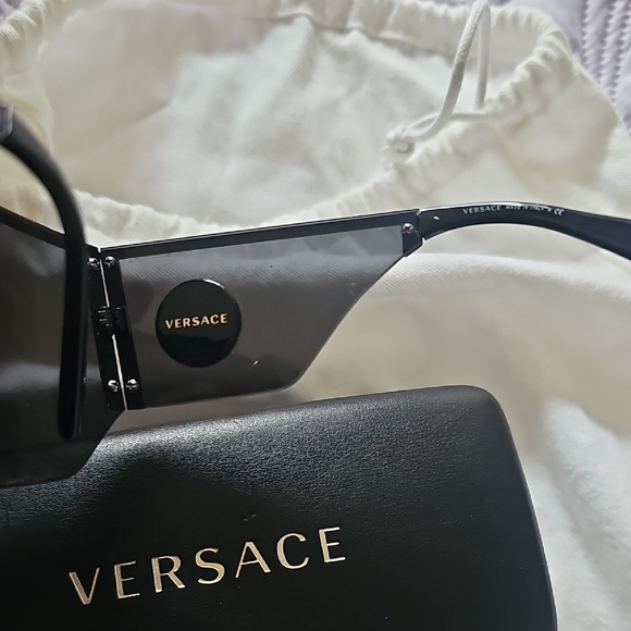 Versace Dark Lens Sunglasses with Black Case - Picture 4 of 4